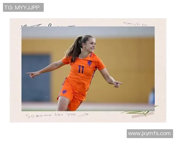 长发足球巨星风采尽显赛场之上 打破传统形象引领新潮流